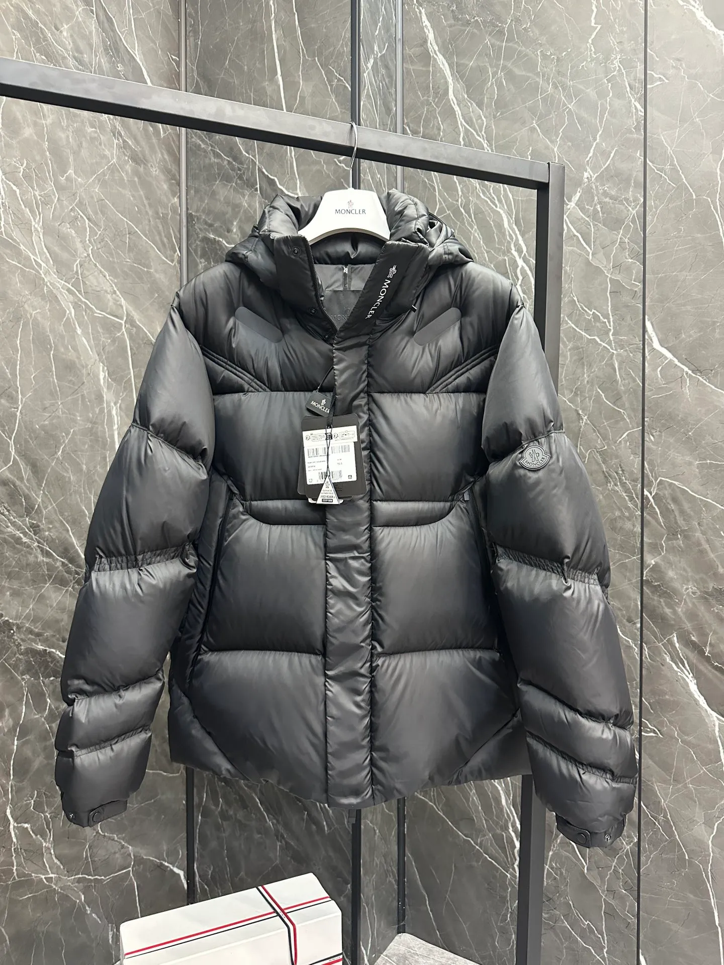⬆️Moncler Jarama . . . (⚠️90 . . NFC ） Jarama ， 。Jarama ， 。 ， 。 • • • • • • • • • • Size：1-5 .(⚠️ / )